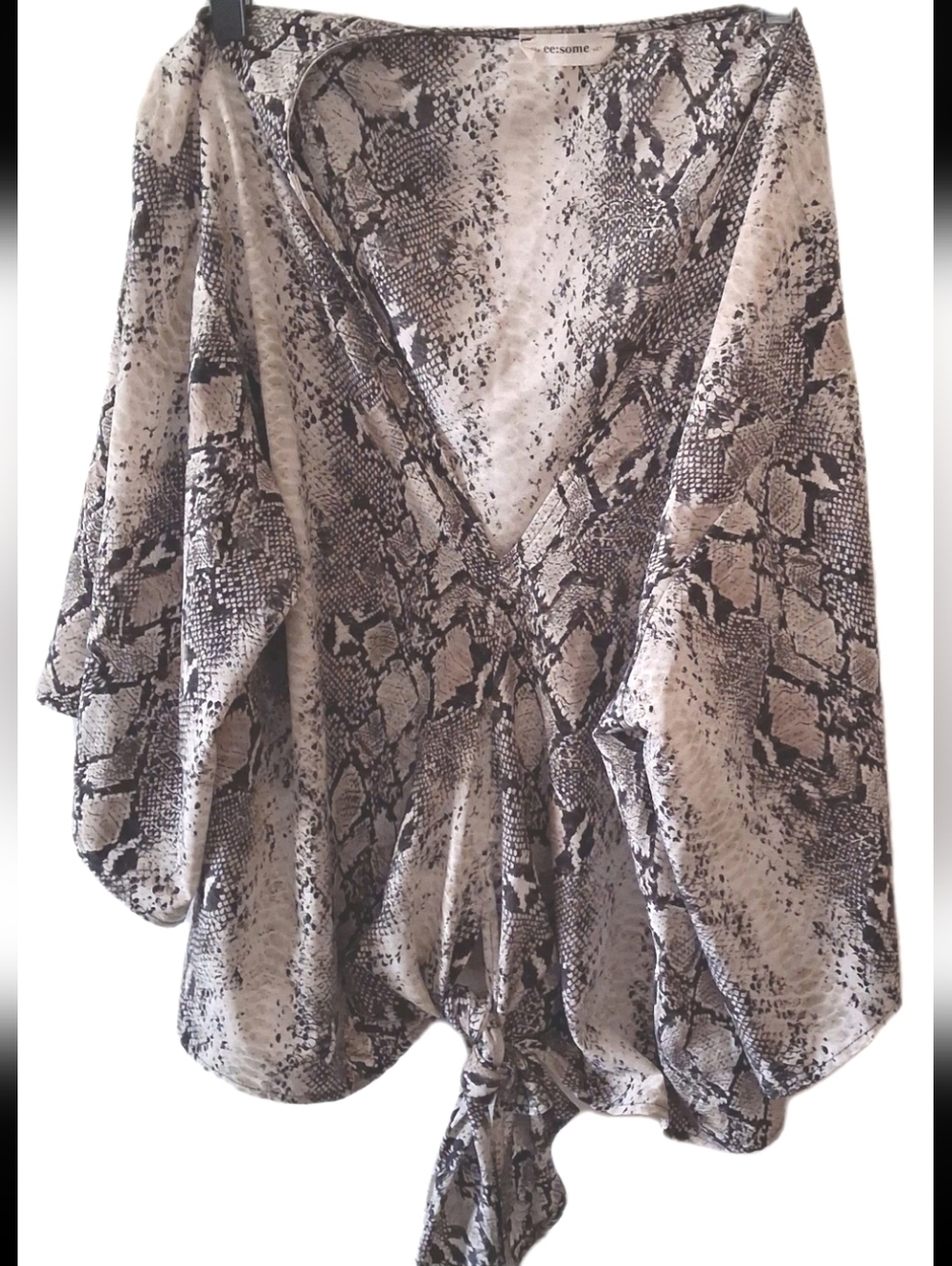 Ee:some - Women's Black/White/Gray Casual Faux Snake Skin Pattern XL Blouse